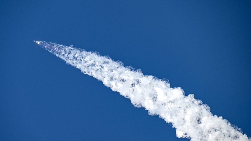 Starship de SpaceX réussit un nouvel essai malgré des problèmes techniques signalés