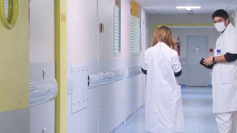 Disparition des lits d’hôpital en France : causes et conséquences sur le système de santé.