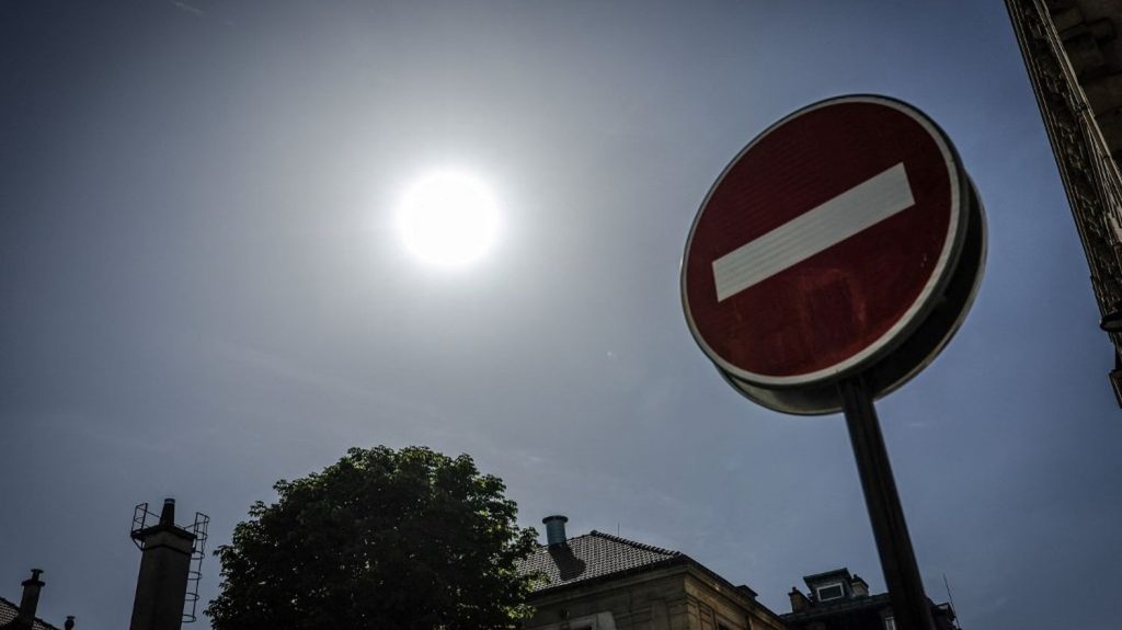 Lundi, France enregistre des températures record pour mai, avec une hausse attendue mardi.