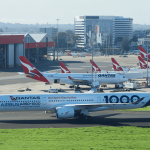 Airbus retarde la livraison de l’A350-1000, compliquant le vol direct Sydney-Paris pour Qantas.