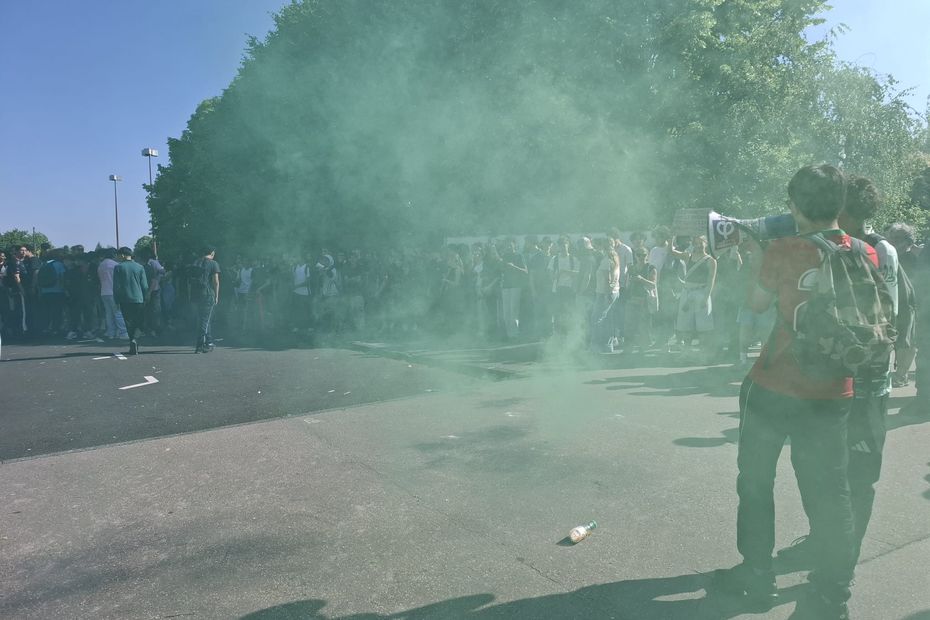 Affrontements devant le lycée Tillion à Montbéliard, un professeur blessé par des jets de pierres.