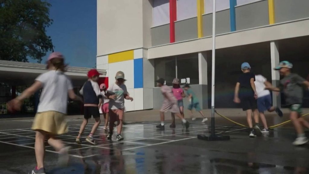 Libourne investit dans l’isolation des murs scolaires et des brumisateurs pour atténuer la chaleur.