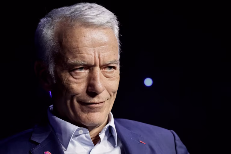 Le Medef critique la réduction des allègements de cotisations et évoque la TVA sociale.