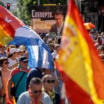Police perquisitionne le siège du parti socialiste espagnol dans une enquête de corruption.