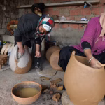 Les potières de Sejnane en Tunisie préservent un savoir-faire ancestral menacé.