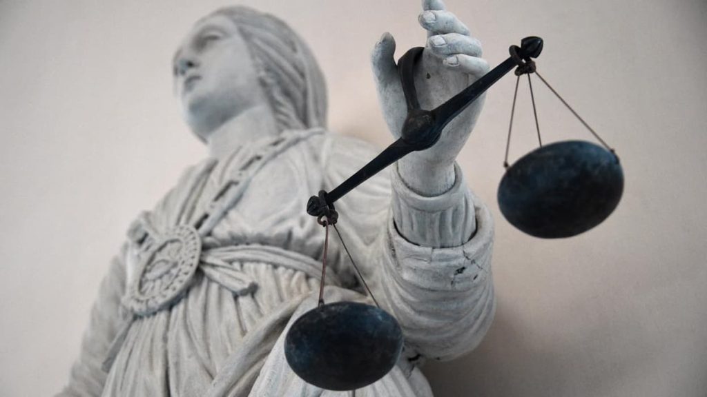 Ancien prêtre mis en examen pour viols, placé sous contrôle judiciaire dans le Var.