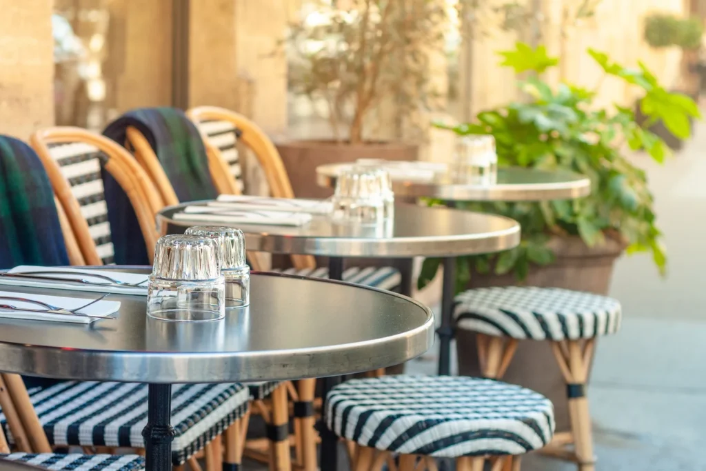 Où déguster des boissons à Paris : guide des établissements recommandés.
