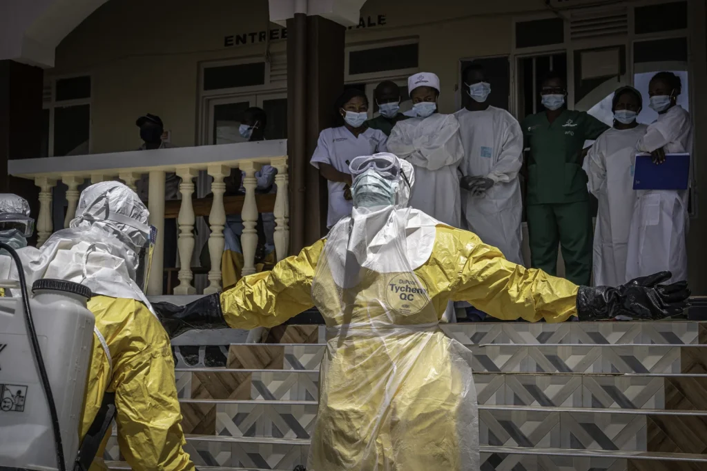 Ebola : l’OMS qualifie l’épidémie de « extrêmement grave » en RDC