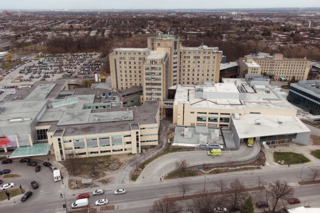 François Legault met de côté 700 millions pour la modernisation de l’hôpital Maisonneuve-Rosemont.