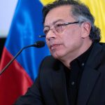 Bilan des réformes sociales de Gustavo Petro en Colombie face à la paix totale.