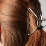 Six accessoires cheveux à adopter pour les tendances mode automne-hiver 2023 en France