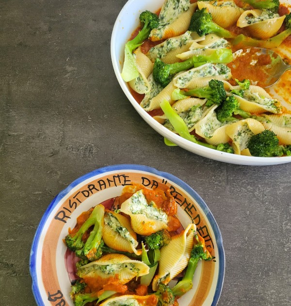 Conchiglie farcies à la ricotta et aux épinards : une recette italienne traditionnelle.
