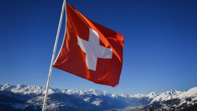 Quatre hommes écroués en France après un vol d’or et de montres en Suisse de 550.000 euros.
