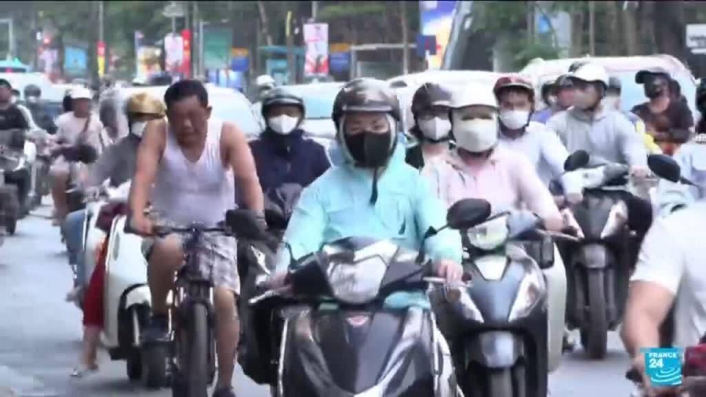 Le Vietnam renonce à l’interdiction des motos à essence face aux préoccupations des usagers.