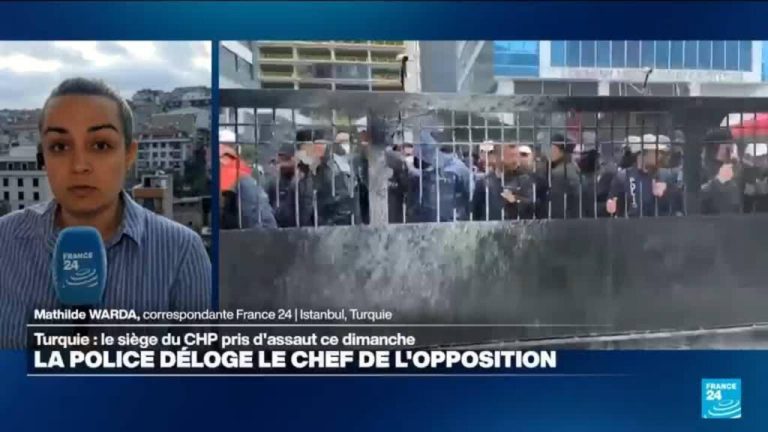 Turquie : la police évacue de force le leader du principal parti d’opposition