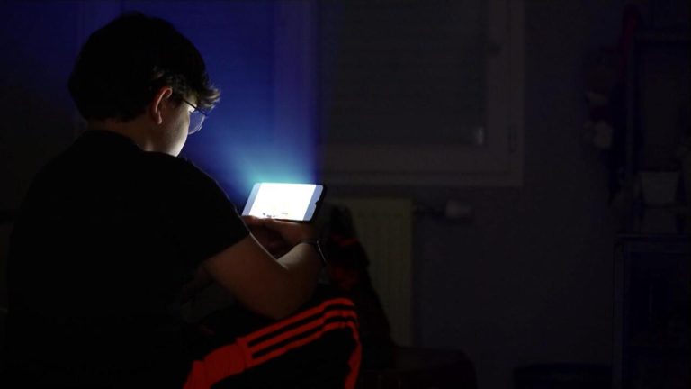 Adolescents en France : l’augmentation des risques liés à l’usage du smartphone