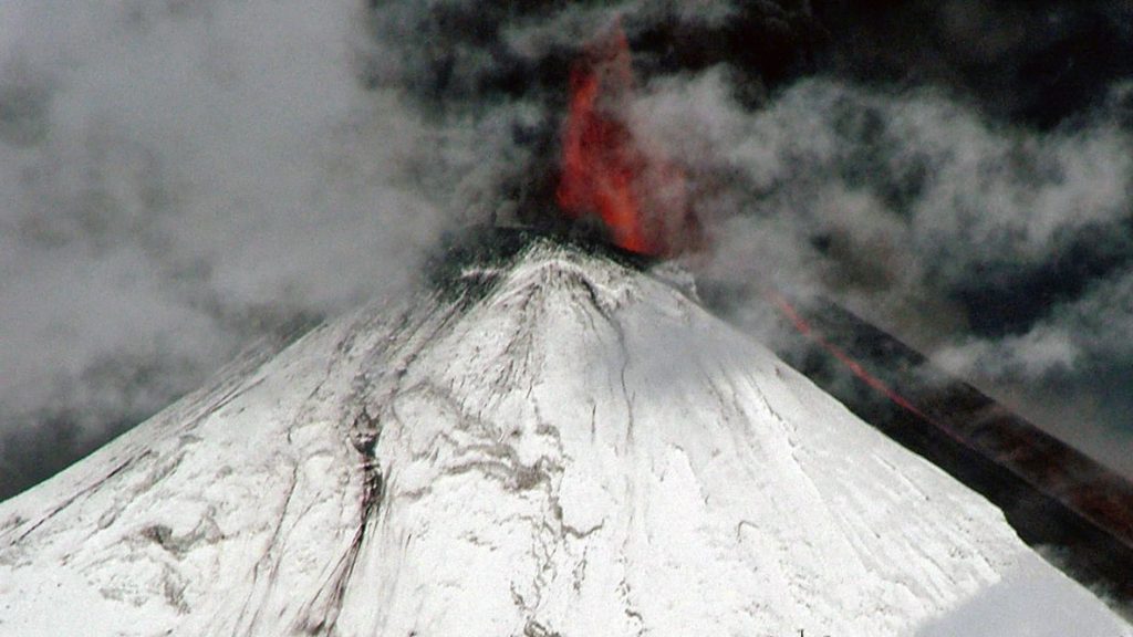 Une Chilienne de 42 ans décède après une chute de 600 mètres sur un volcan lors de son anniversaire.