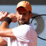 Djokovic adapte sa stratégie à la chaleur extrême de Roland-Garros pour rester compétitif
