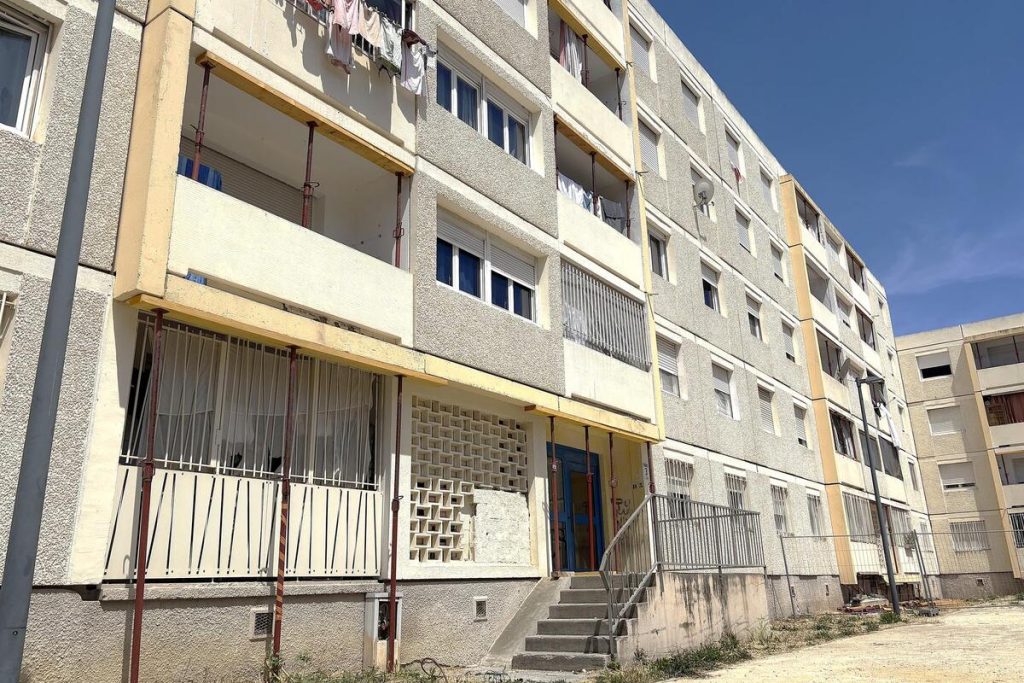 Effondrement d’un balcon à La Seyne : sécurité d’une cinquantaine d’appartements renforcée.