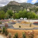 Puget-Théniers inaugure un pumptrack accessible aux vélos, trottinettes et rollers.