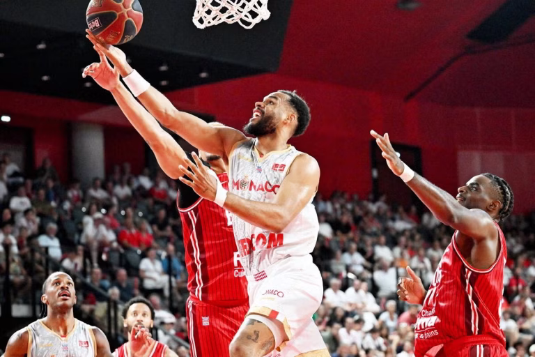 L’AS Monaco Basket se qualifie pour les demi-finales des play-offs après sa victoire à Bourg.
