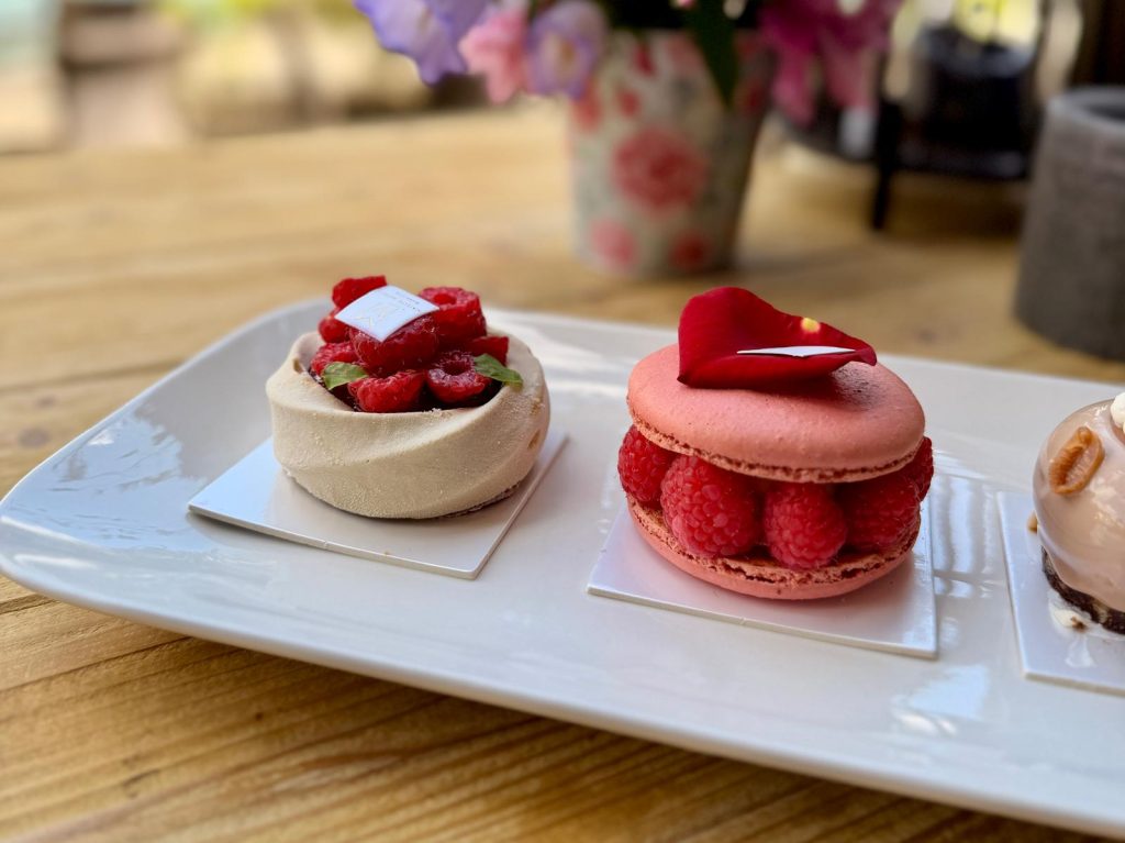 Reconversion professionnelle : le métier de pâtissier attire de plus en plus en France.