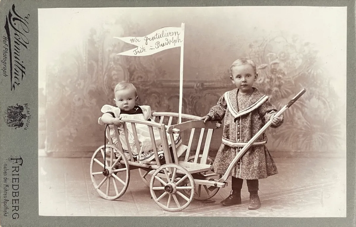Walter Benjamin et la photo de famille : une analyse de l&rsquo;image sociale contemporaine