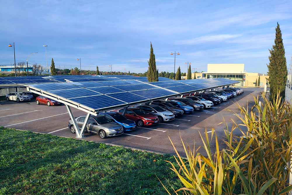 Installation de 1 300 m² de panneaux solaires à Saint-Victoret pour une énergie renouvelable locale