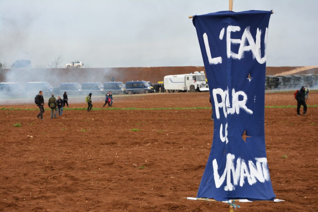 Sainte-Soline : un tir tendu met en danger Serge Duteuil-Graziani selon Médiapart et Libération