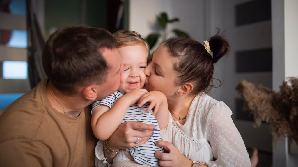 Mon enfant préfère un parent : analyse des relations familiales et des impacts psychologiques