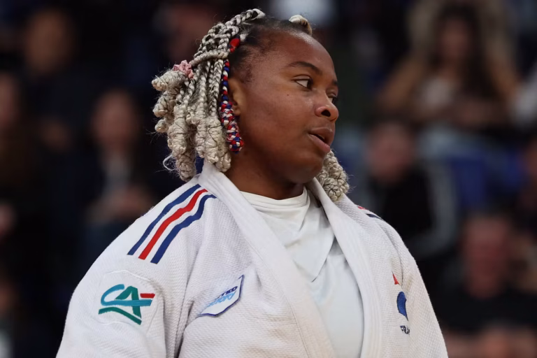 Romane Dicko obtient la médaille de bronze après son échec en finale du championnat d’Europe de judo.