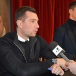 Jordan Bardella porte plainte contre un rappeur après des propos sur le racisme.
