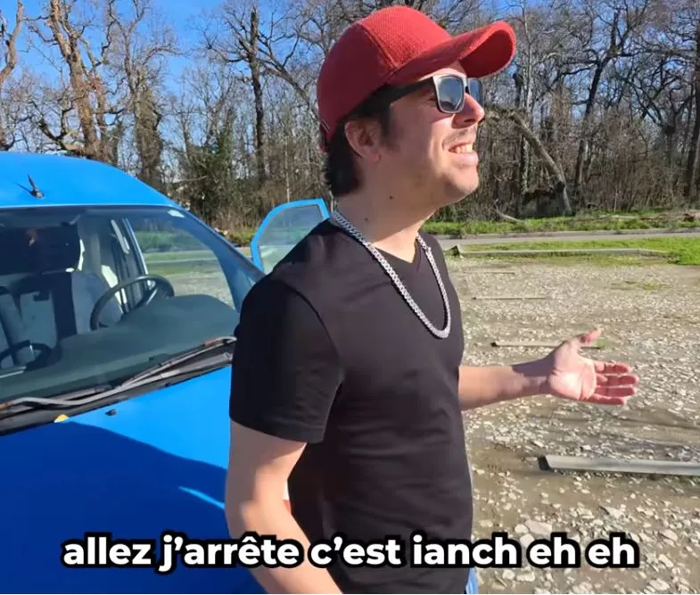 Bardella et Les Goguettes évoquent les Gilets Jaunes à Forcalquier dans un concert engagé