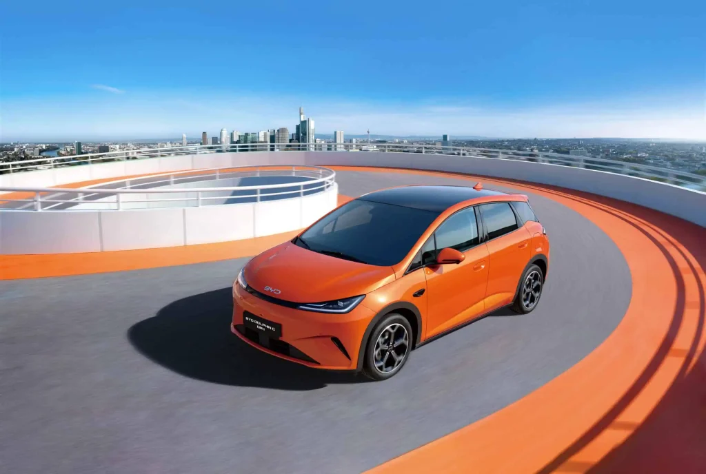 BYD Dolphin G DM-i : une citadine offrant 1000 km d’autonomie en Chine