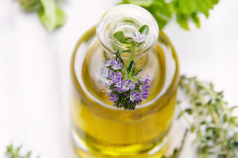 Cinq parfums d’exception pour célébrer le printemps dans l’univers de la parfumerie.