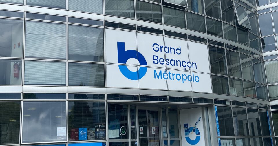 Démission de Franck Bernard de GBM : réactions face à des propos racistes et haineux