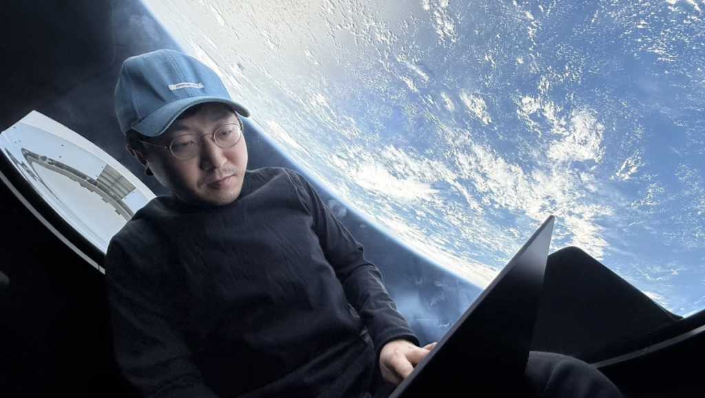 SpaceX annonce un vol habité vers Mars avec un investisseur en cryptomonnaies.