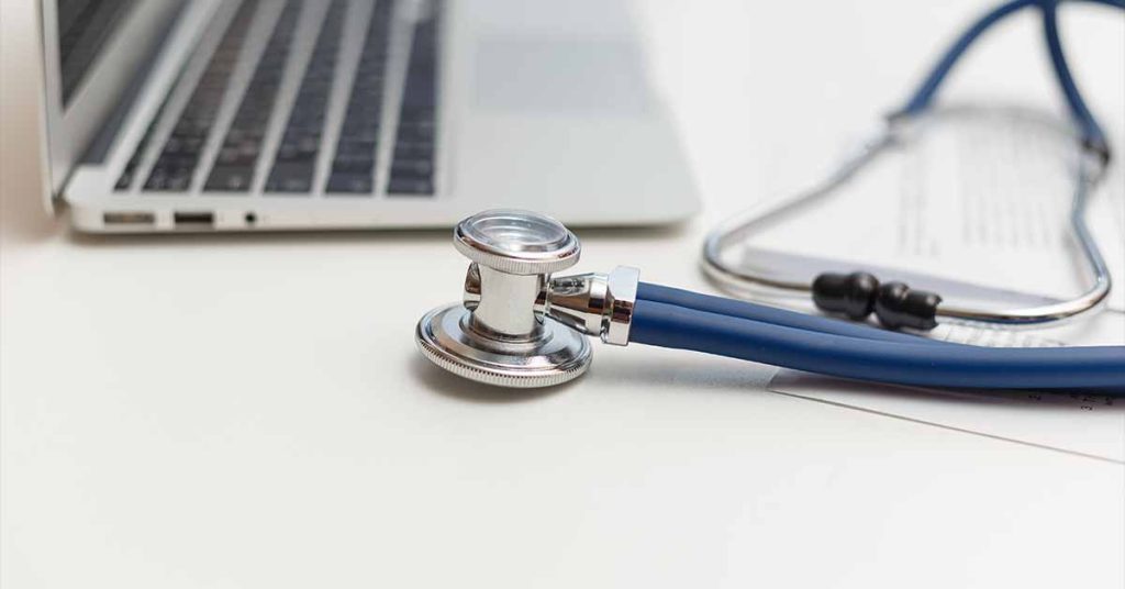 KDDI France restructure son offre cloud pour optimiser les services en e-santé.