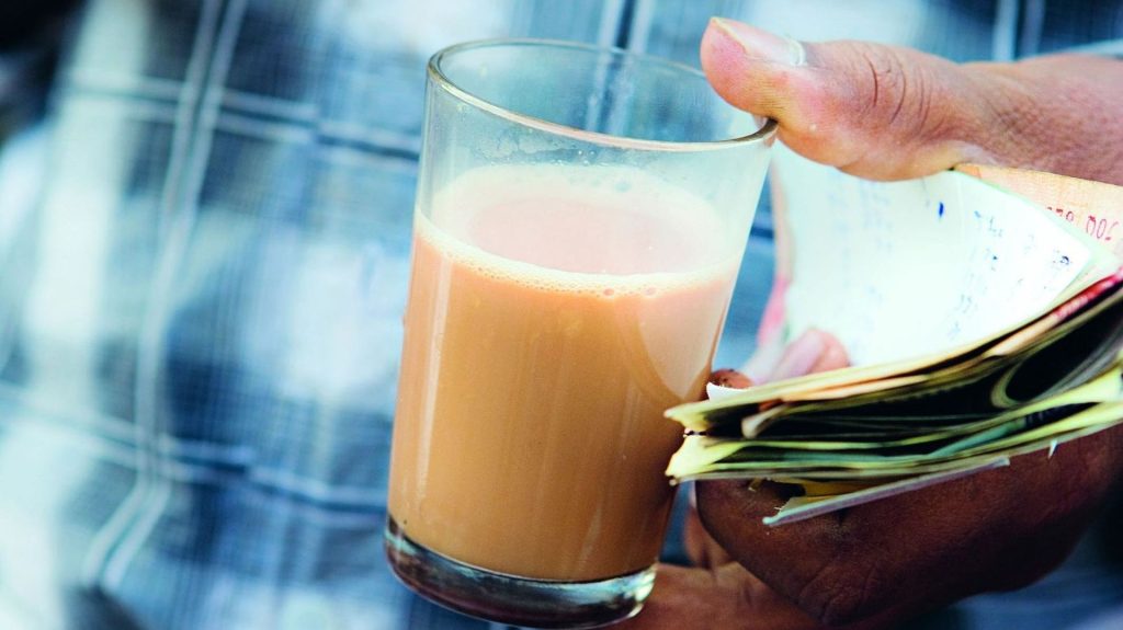 Masala chai : recette traditionnelle indienne de thé au lait et aux épices révélée