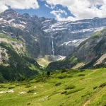 Gavarnie se prépare pour l&rsquo;arrivée du Tour de France au pied du cirque des Pyrénées.