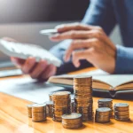 Emploi à domicile : le gouvernement fixe l&rsquo;âge d&rsquo;exonération des cotisations à 80 ans.