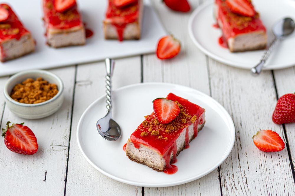 Recette de cheesecake aux fraises individuels proposée par Amandine Cooking en France.