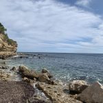Plages de la Côte Bleue fermées près de Marseille en raison de dangers détectés.