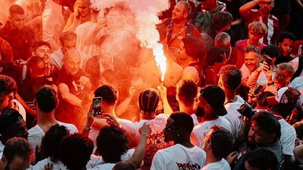 L’AS Cannes accède au National, marquant un retour au monde professionnel.