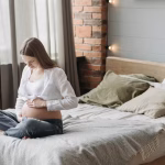 Peur de ne pas aimer son bébé : conseils d&rsquo;un psychologue pour les nouveaux parents.