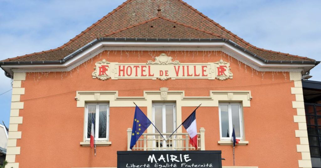 Retrait du drapeau européen : les maires peuvent-ils agir comme les élus RN ?