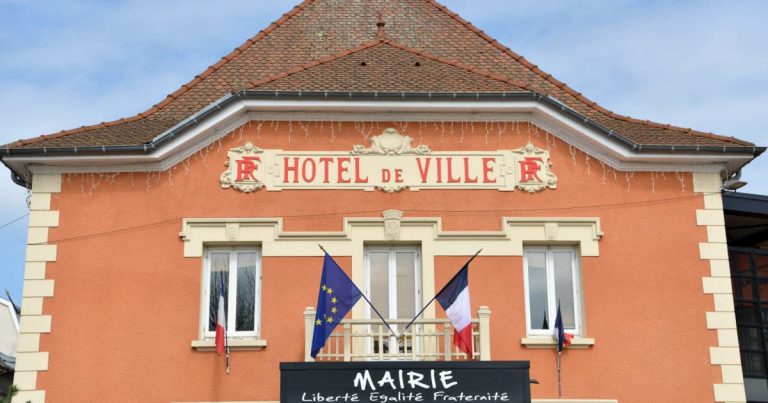 Retrait du drapeau européen : les maires peuvent-ils agir comme les élus RN ?