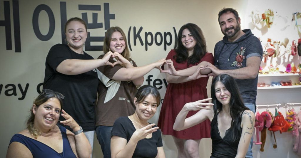 Everglow : concert K-pop à Villeurbanne suscite l’attente des fans lyonnais.