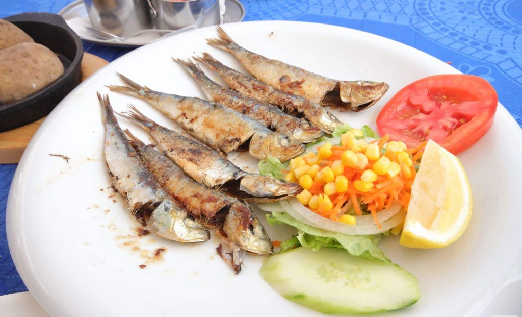 Un poisson riche en oméga 3 et moins cher que le saumon attire l’attention des nutritionnistes.
