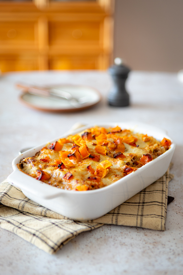 Lasagnes à la butternut, veau et fromage bleu : une recette innovante en cuisine française.
